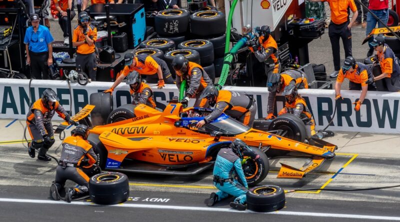 McLaren, pit stop