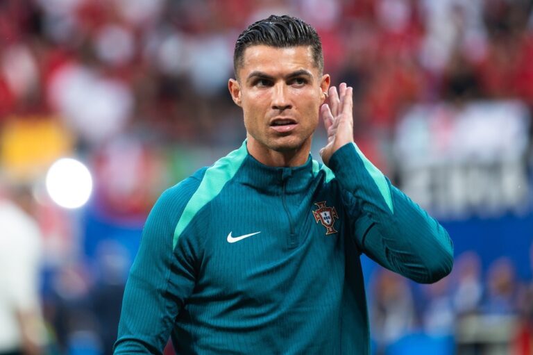 Wie Viele Tore Hat Cristiano Ronaldo Insgesamt Geschossen Sehen Sie, wie viele Tore Cristiano Ronaldo in jeder Minute seiner