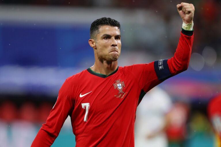 Wie Viele Tore Hat Cristiano Ronaldo Insgesamt Geschossen Sehen Sie, wie viele Tore Cristiano Ronaldo in jeder Minute seiner
