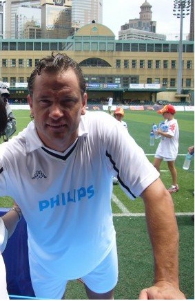 Dean_Holdsworth