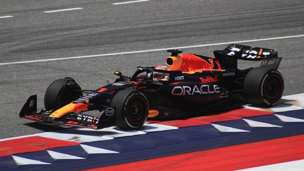 Red Bull RB19 