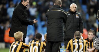 Phil Brown’s On-Pitch Team Talk