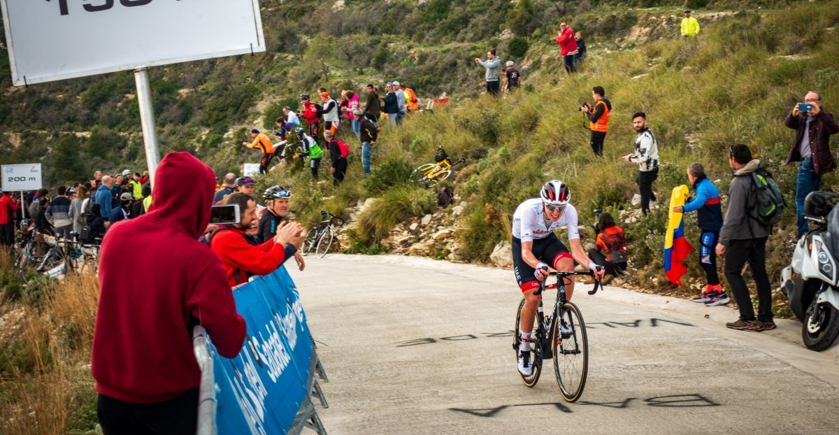 Pogačars Flandern Sieg gerät durch Bahnübergang Vorfall zusätzlich in den Fokus