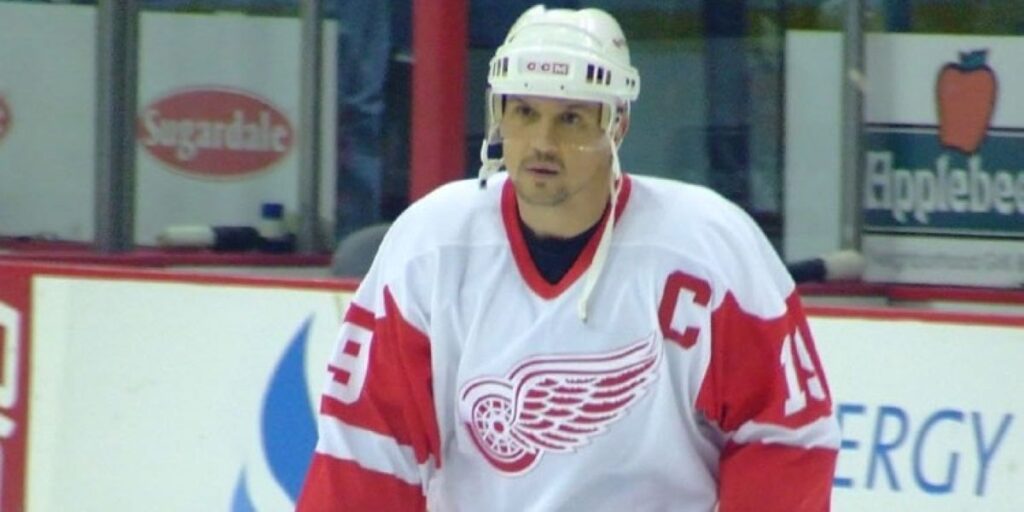 Steve_Yzerman