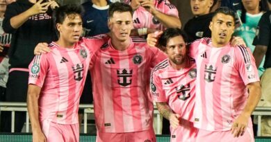 Telasco Segovia (8), Tadeo Allende (21), Lionel Messi (10)and Luis Suarez (9)