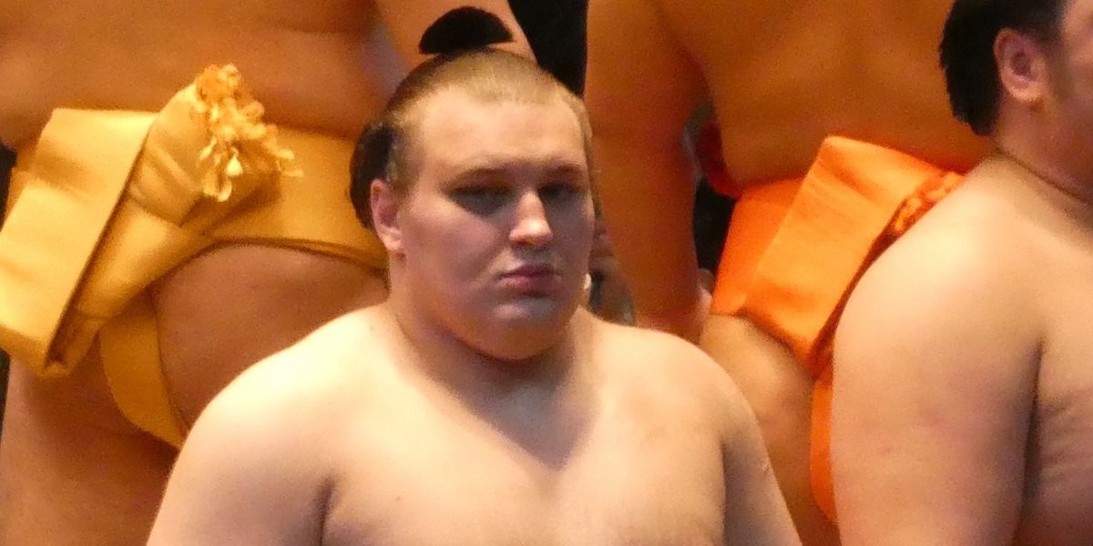 Ukrainischer Flüchtling, der vor dem Krieg floh, gewinnt bedeutenden Sumo Wettkampf in Japan