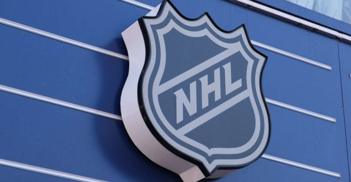 Wild scenes as fan cracks glass during NHL playoff game