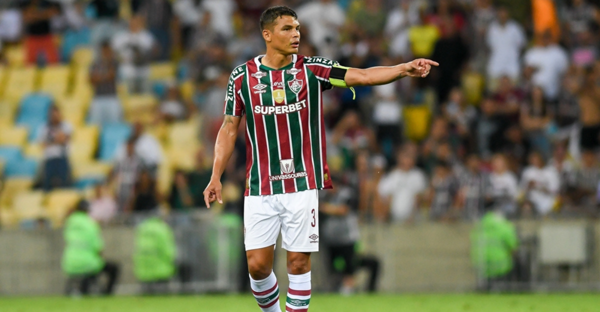 Thiago Silva assina contrato de 6 meses e sela retorno surpreendente à Europa