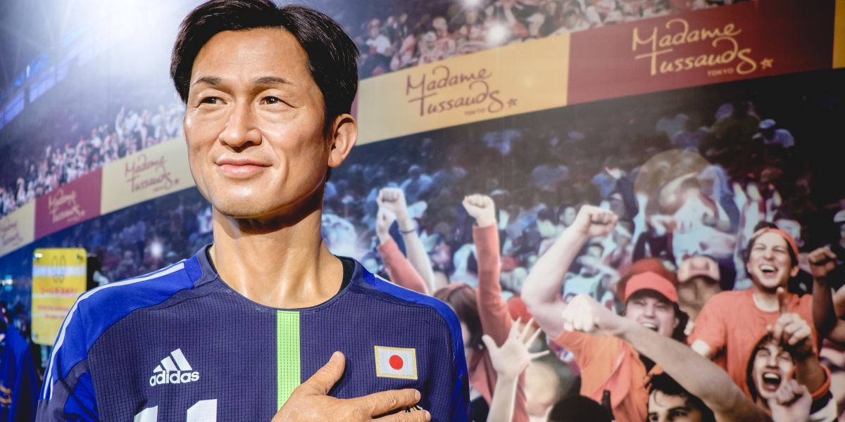 Der Fußball will ihn nicht gehen lassen: 58-jährige Ikone unterschreibt für 41.