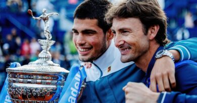 Carlos Alcaraz (L) and his coach Ferrero (R)