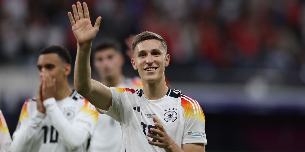 Barca avalia possível contratação de Schlotterbeck enquanto Flick redefine prioridades defensivas