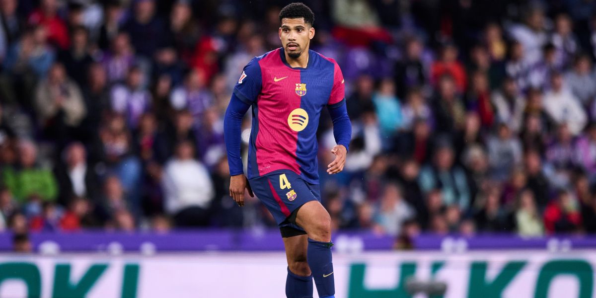 Barcelona apoia Araujo durante recuperação enquanto avalia alternativas para manter estabilidade defensiva