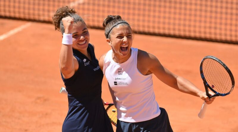 Jasmine Paolini (ITA) og Sara Errani (ITA)