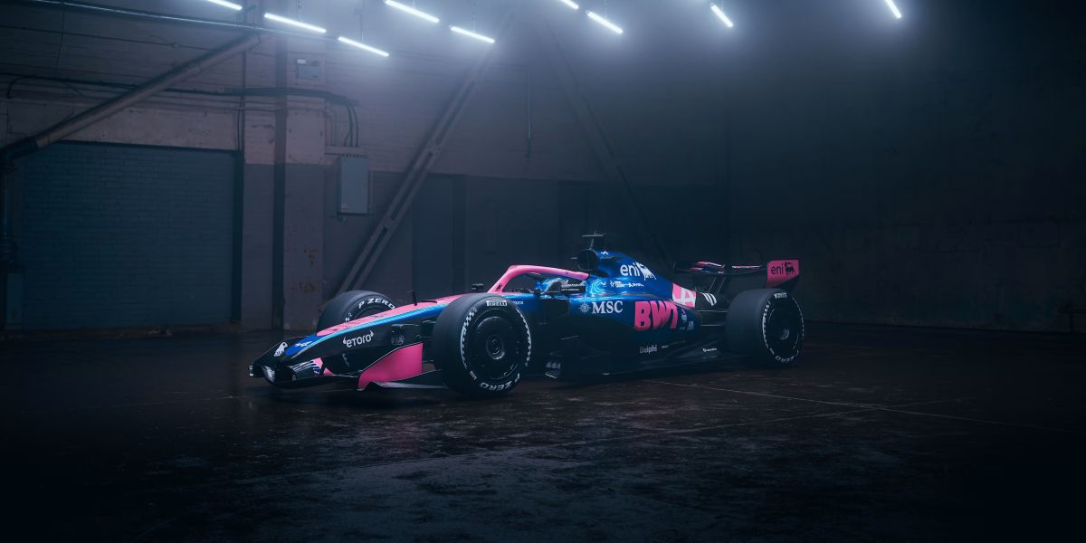 Alpine prezentuje swój bolid formuły 1 na sezon 2026 na pełnym morzu