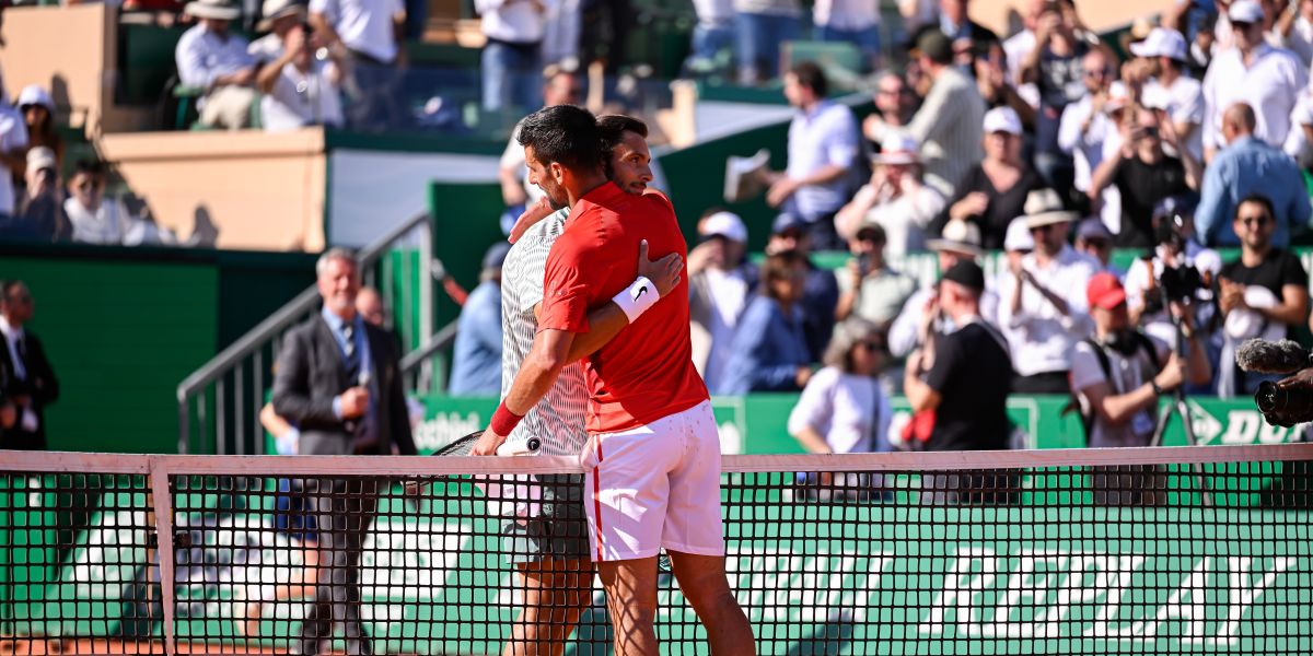 Djokovic awansuje po kreczu Musettiego