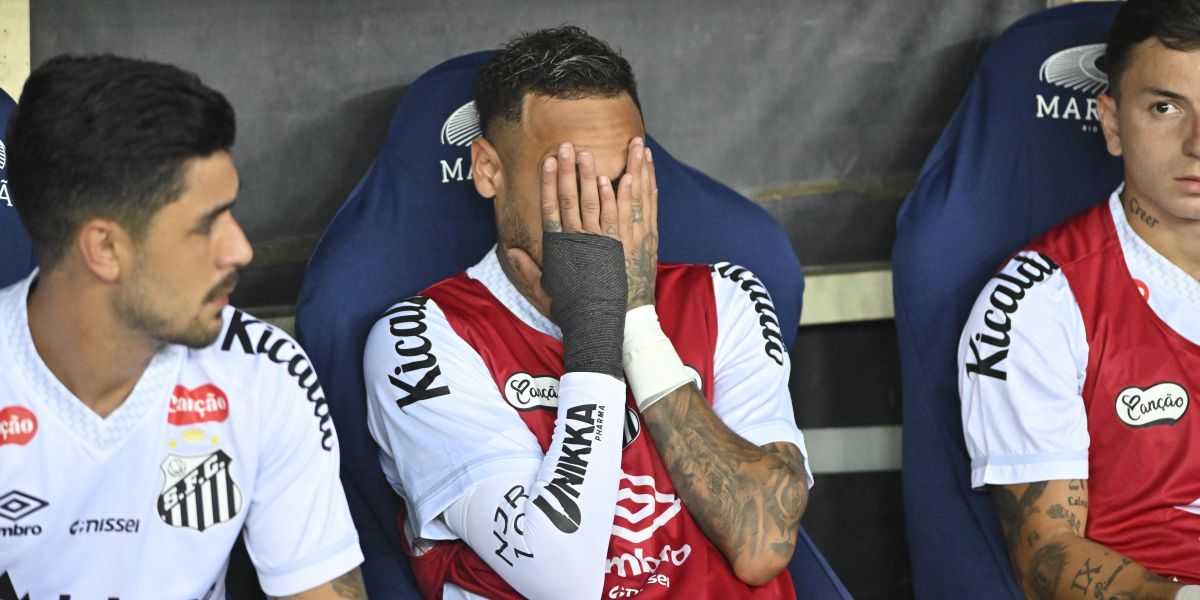 Neymar dragged to court by former cook over brutal 16-hour workdays