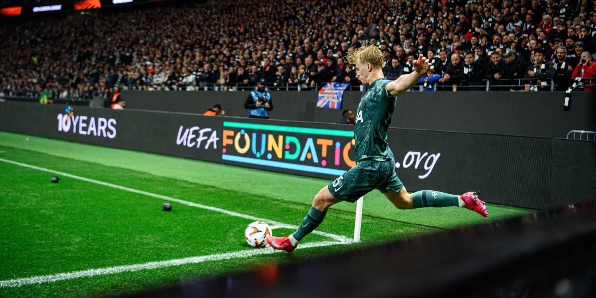 Spurs slap £57m price on Bergvall as Premier League giants circle