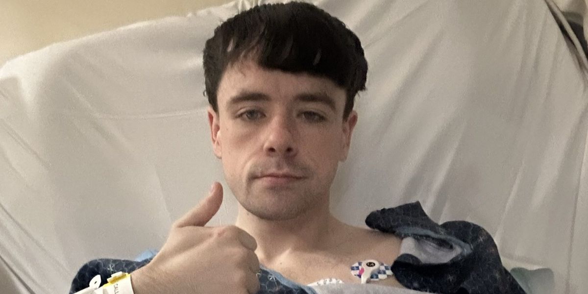 Referee collapses during wrestling match, later diagnosed with brain bleed