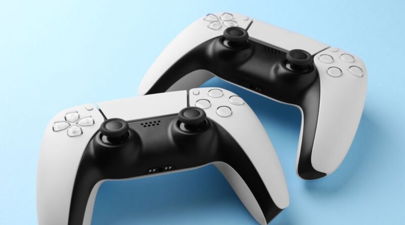 Wireless game controllers