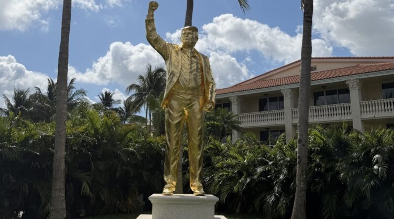 Gold Statue Donald Trump