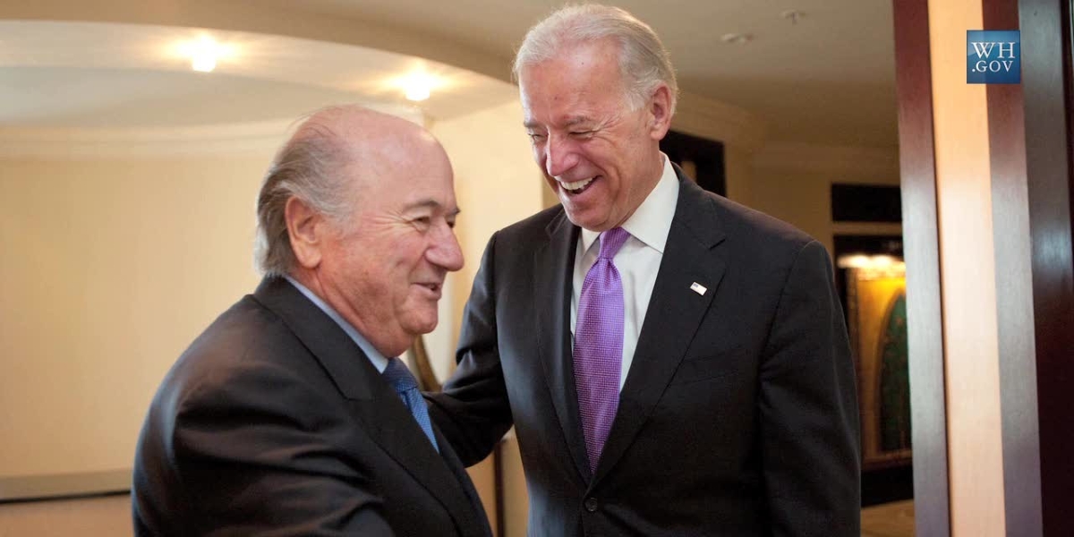 Joe Biden hielt FIFA auf Distanz, während Donald Trump die WM 2026 zu einem persönlichen Projekt machte
