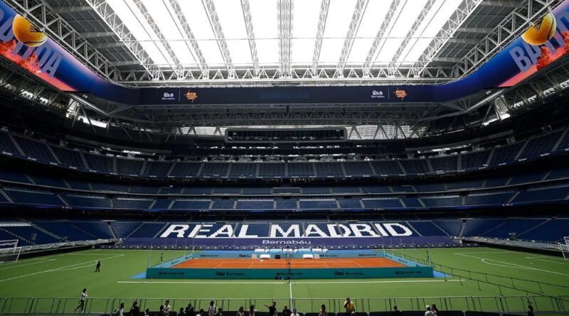 The Bernabéu becomes a tennis court