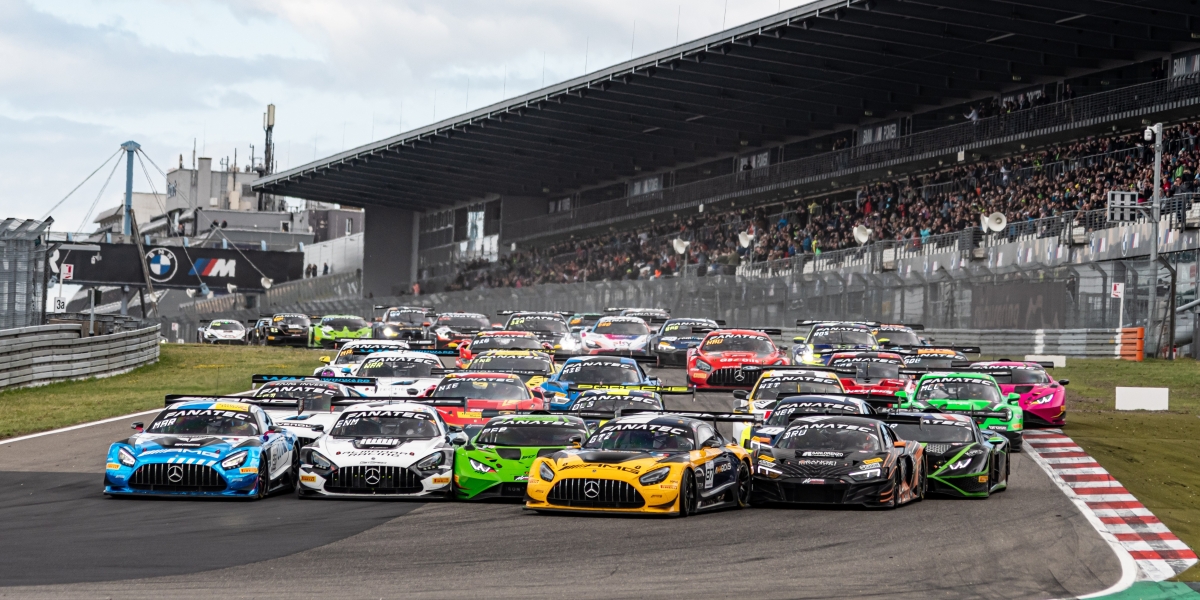 Tödlicher Sieben-Wagen-Unfall am Nürburgring fordert das Leben von Juha Miettinen während einer Max-Verstappen-Veranstaltung