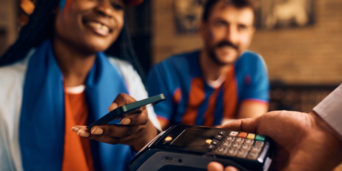Cidades-sede da Copa do Mundo nos EUA impõem gorjetas obrigatórias: Adição automática entre 20-22%