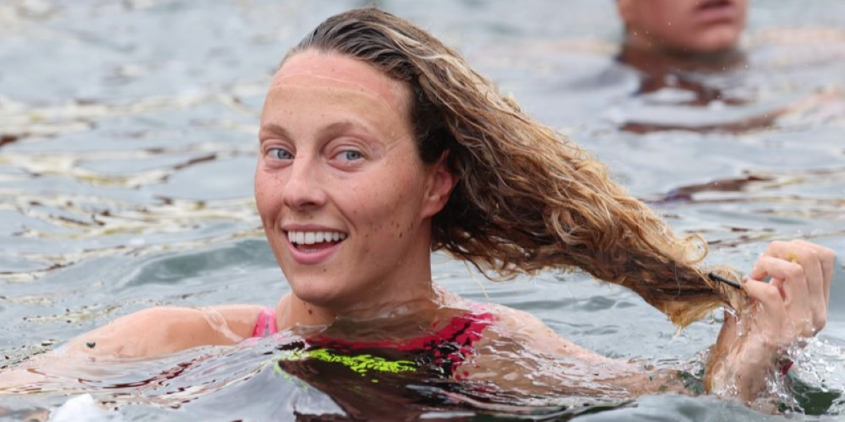 Three-time world champion retires at just 29
