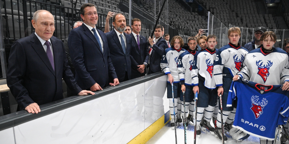 Putin’s hockey appearance hides a much bigger battle