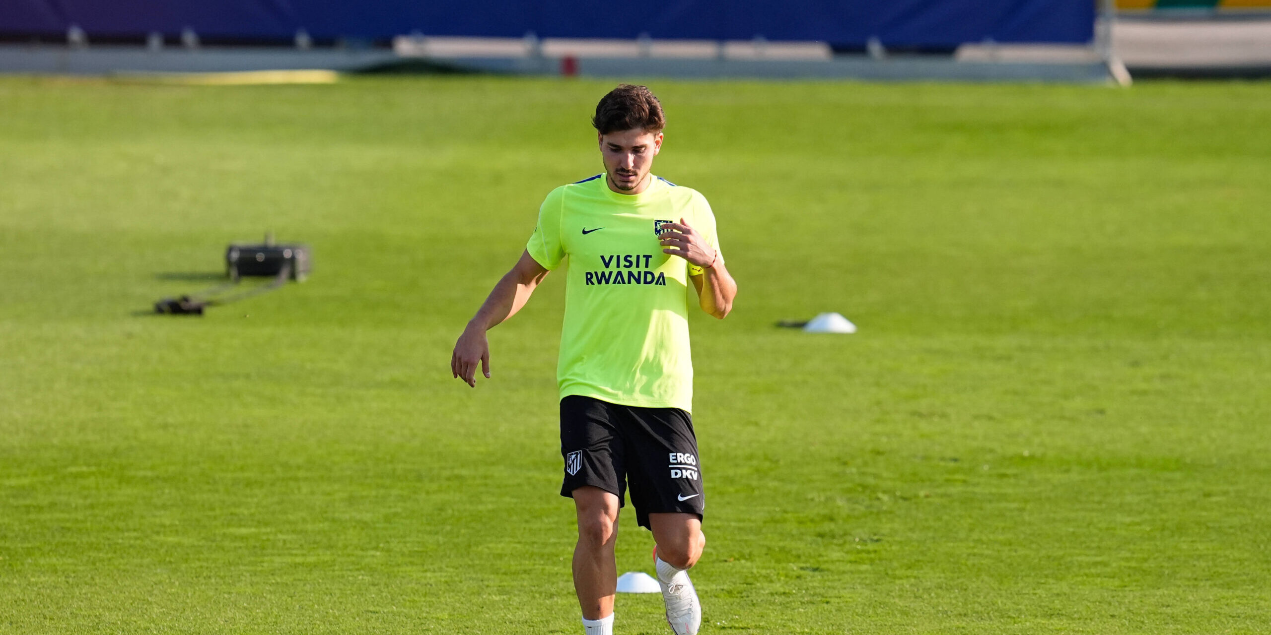 «É uma questão de dignidade»: Atlético arrasa Barcelona no caso Julián Álvarez
