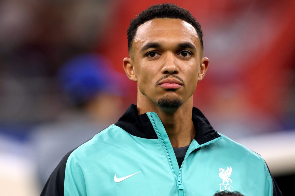 Reports claim Alexander-Arnold has agreed sensational Liverpool return, but the source is a fan site