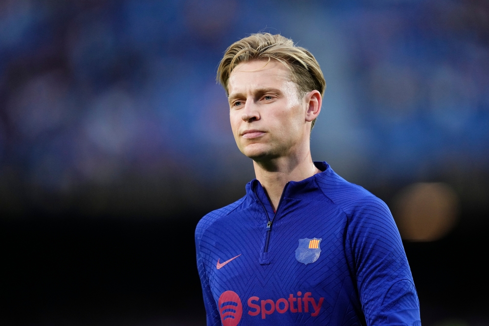 «Não vou deixar passar»: Frenkie de Jong identifica finalmente o jornalista que responsabiliza