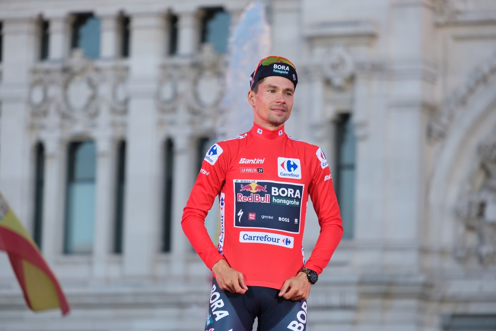 Roglič reste mystérieux sur son avenir après sa deuxième place à la Vuelta