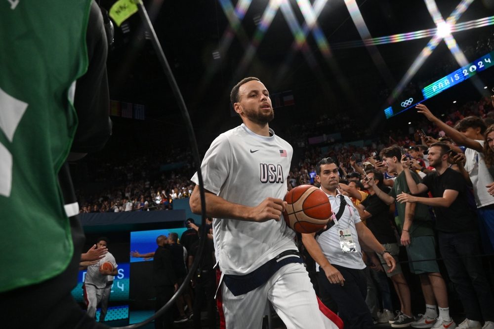 Steph Curry played through two NBA titles with keratoconus, and never knew until his GM sent a text