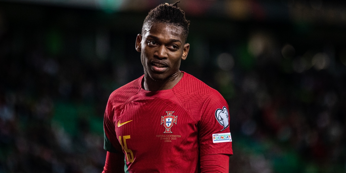 Rafael Leao grabs the flag as Galatasaray shift 50,000 of his shirts in three days