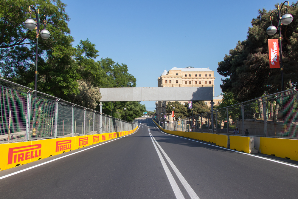 Hamilton fordert Baku-Fans heraus, eine bessere F1-Strecke zu entwerfen
