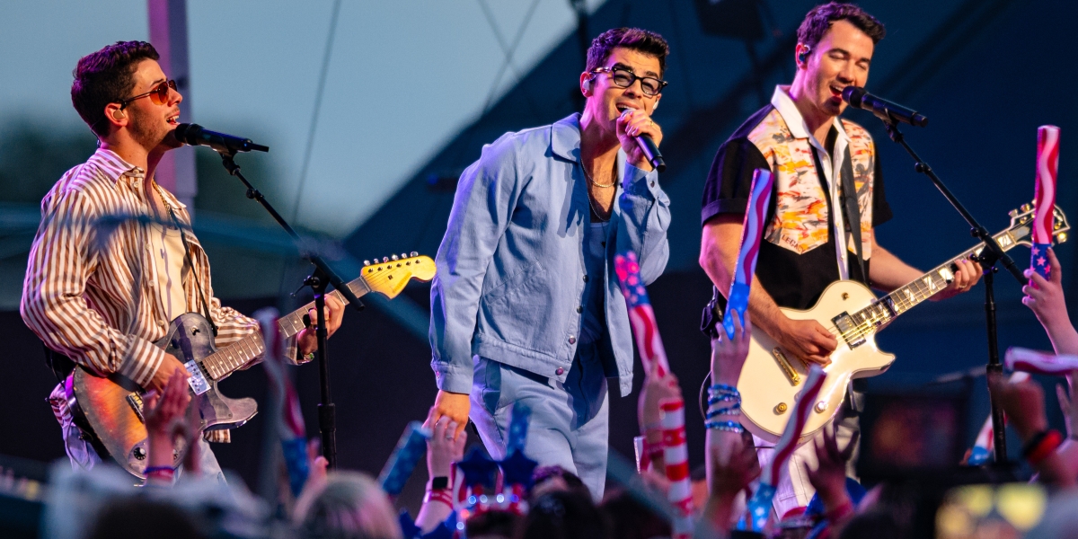 Jonas Brothers no espetáculo do intervalo na abertura da época da NFL
