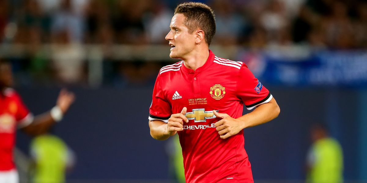 «Quería ayudar gratis»: El exjugador del Manchester United devuelve su sueldo al club de sus amores
