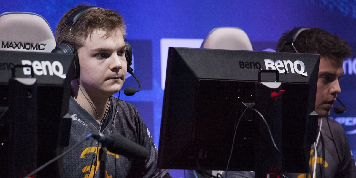 Former e-sports world champion dead at 31 as tributes pour in