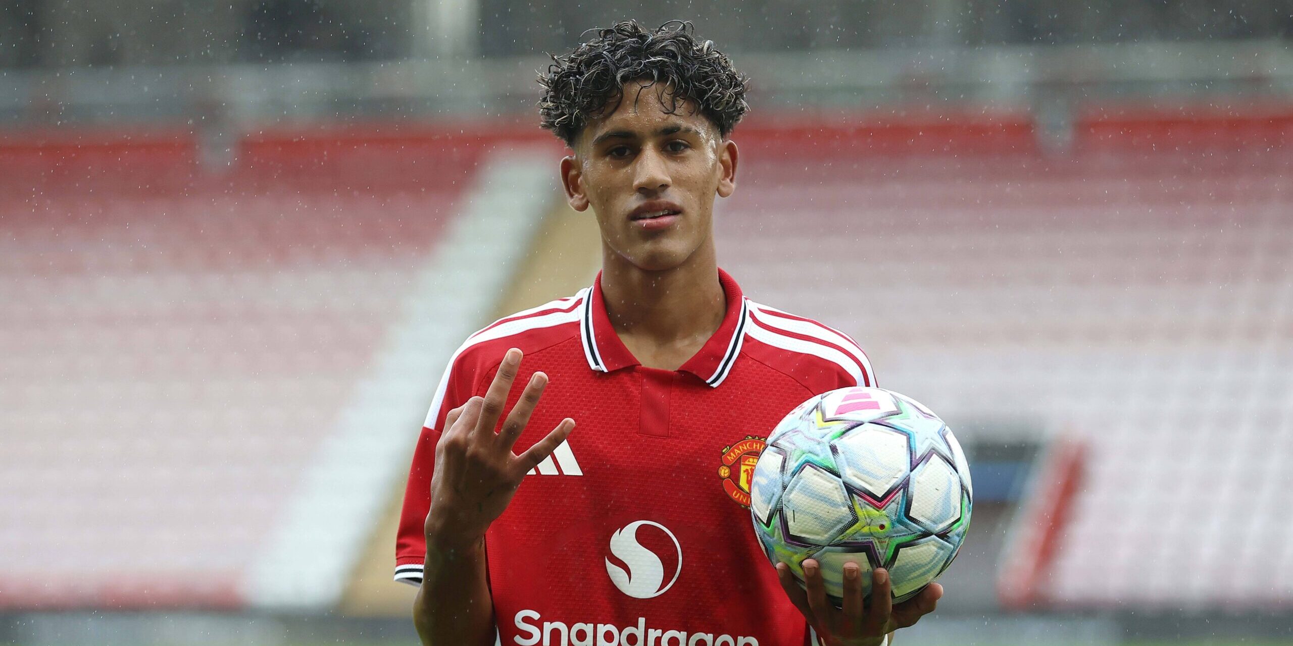 Man Utd could lose wonderkid from today as huge transfer door opens