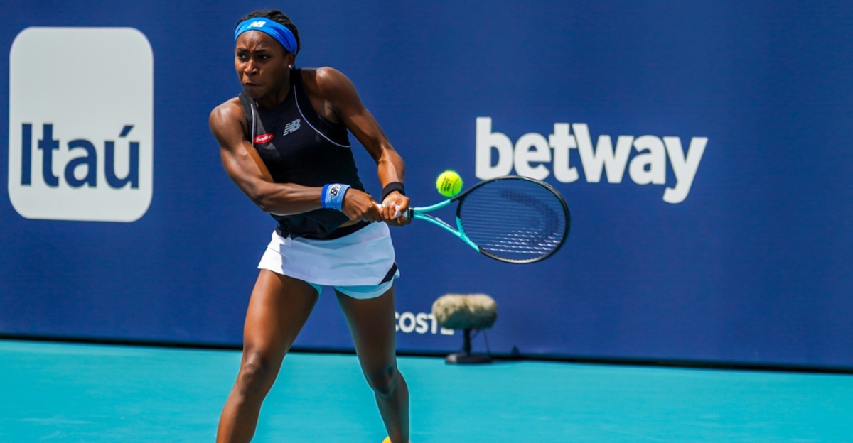 Gauff denuncia onda «insana» de mensagens racistas após polémica da repetição em Pequim
