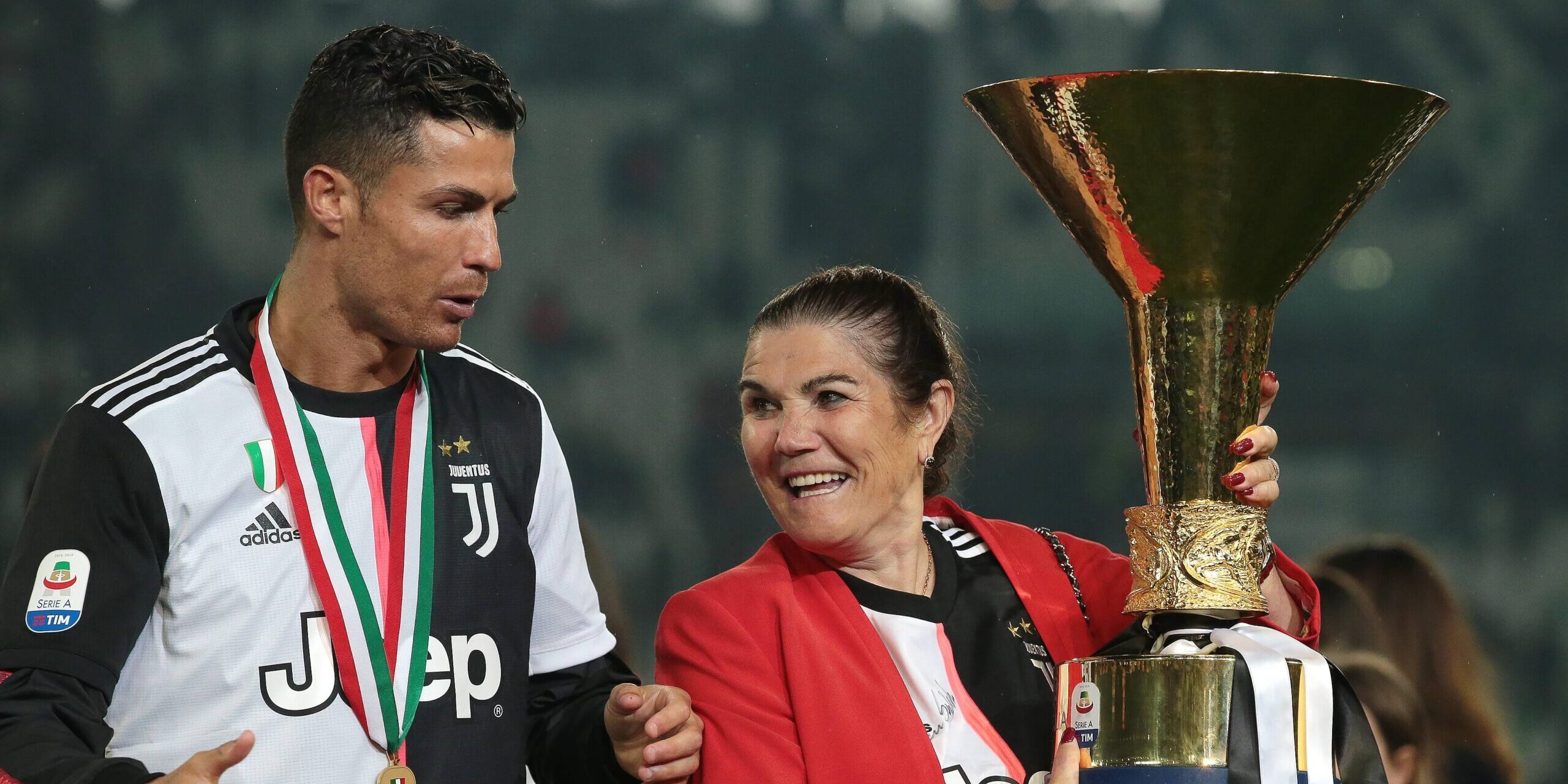 La mère de Cristiano Ronaldo brise le silence avec un message poignant au Portugal
