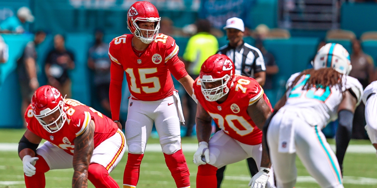 Chiefs 4-0: Walker III runs for 177 yards and Mahomes finds a dangerous new weapon