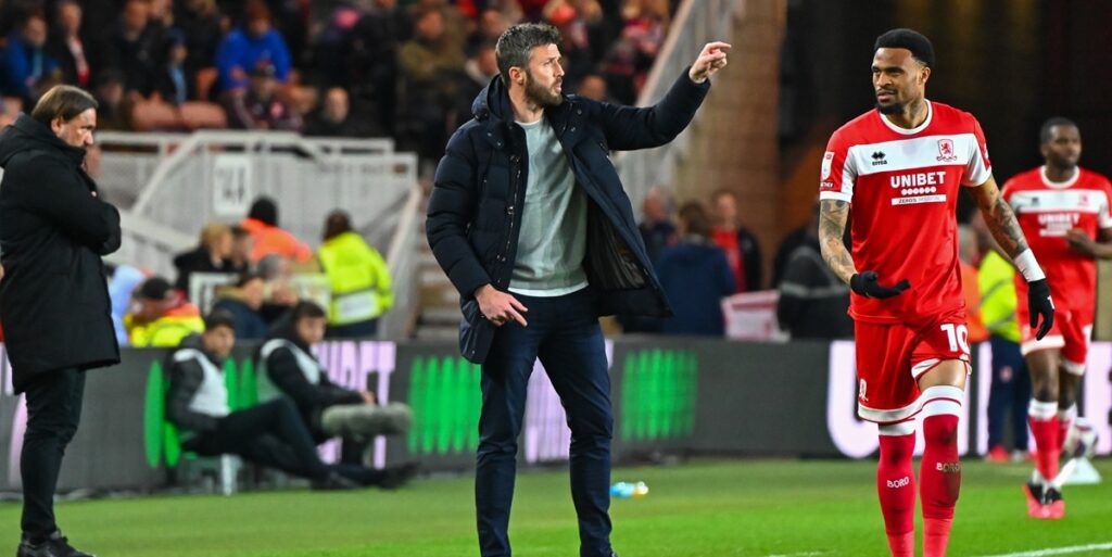 Gary Neville accuses Man Utd stars of conning Carrick in furious ...