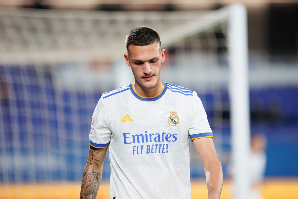 Real Madrid pode bloquear investida do Manchester United por antigo jogador com cláusula de 35 milhões de euros