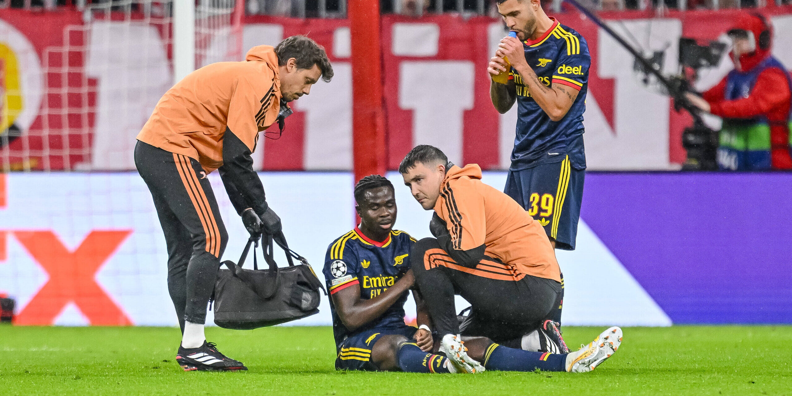Mikel Arteta donne des nouvelles inquiétantes de Bukayo Saka après le match nul d&rsquo;Arsenal face au Bayern Munich